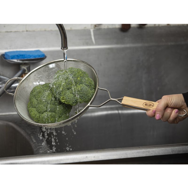 STRAINER MESH WOOD HANDLE 10.75" 